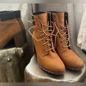 Women’s Lace-Up Heeled Ankle Boots - Brown
